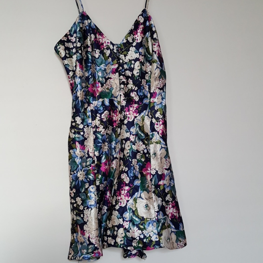 Vintage silky flower print rhomper size small